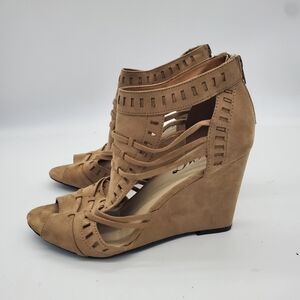 Toi et Moi Tan Wedge Women's 9 Shoes